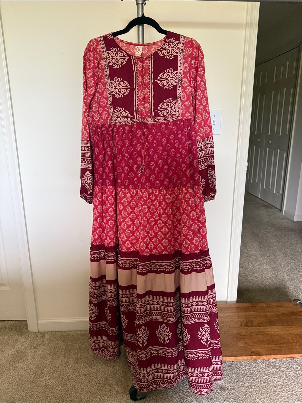Forever 21 Red and Cream Long Sleeve Maxi Dress